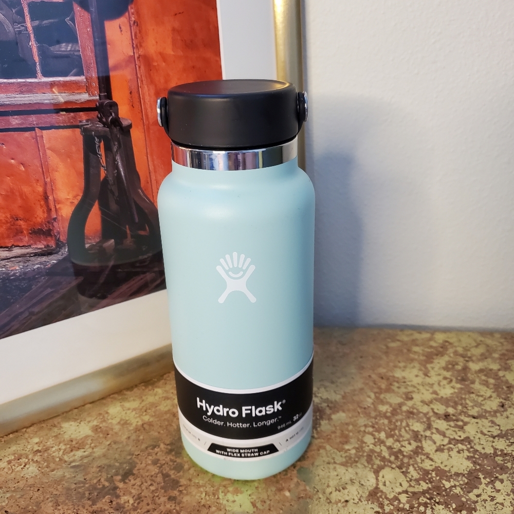 Hydro Flask Wide-Mouth Vacuum Bottle with Flex Cap‎ - 32 fl. oz.